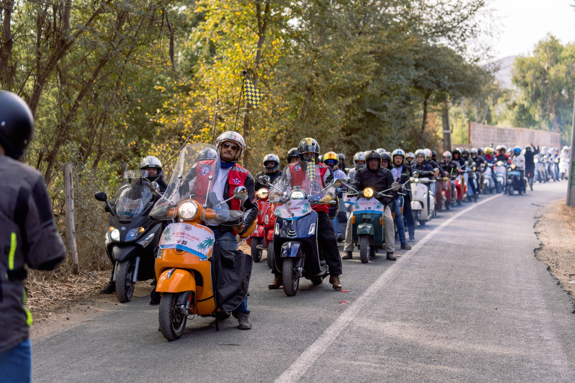 VESPA CLUB SANTIAGO: TERZO RADUNO ANNUALE NAZIONALE E INTERNAZIONALE DEI VESPA CLUBS, DALLA MONTAGNA AL MARE