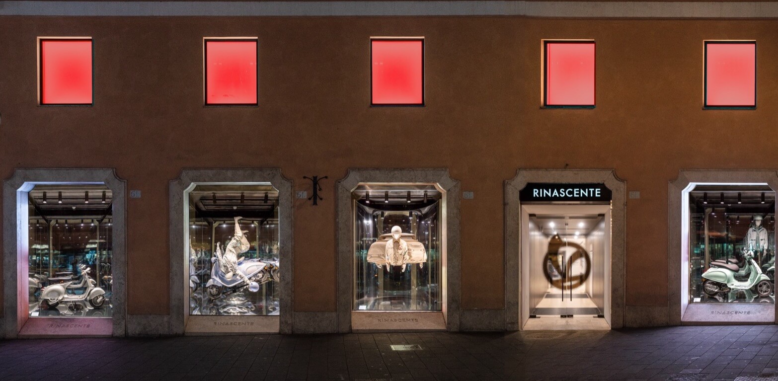 VESPA BRINGS THE EMPTY SPACE TO THE STREETS OF ROME: THE BRAND’S LIFESTYLE PROJECT DRESSES ‘RINASCENTE ROMA’ VIA DEL TRITONE