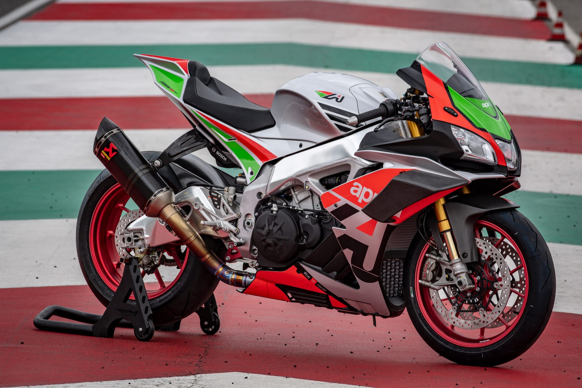 Aprilia rsv4 Factory