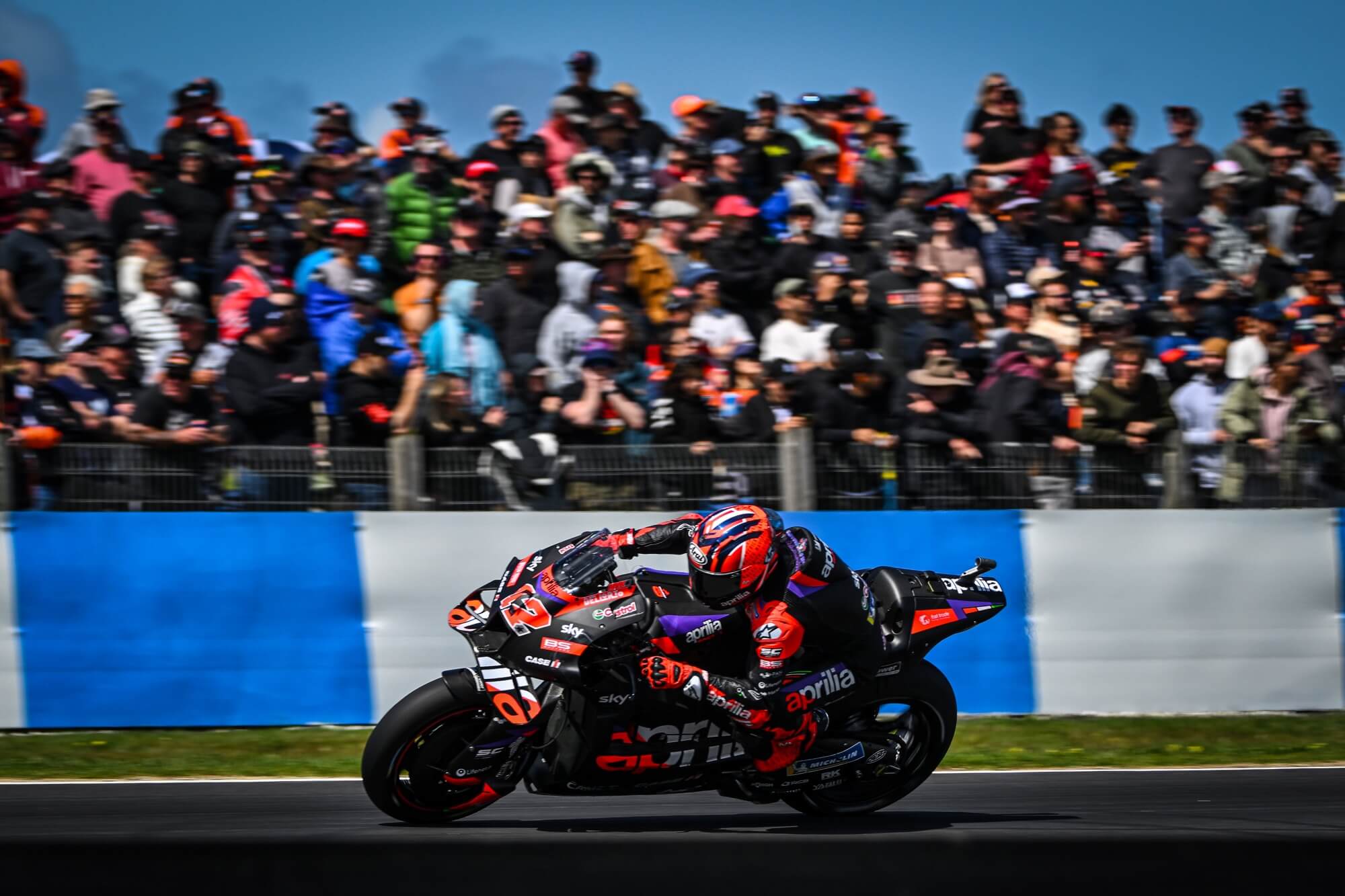 TWO APRILIA IN THE TOP TEN IN THE RACE AT PHILLIP ISLAND