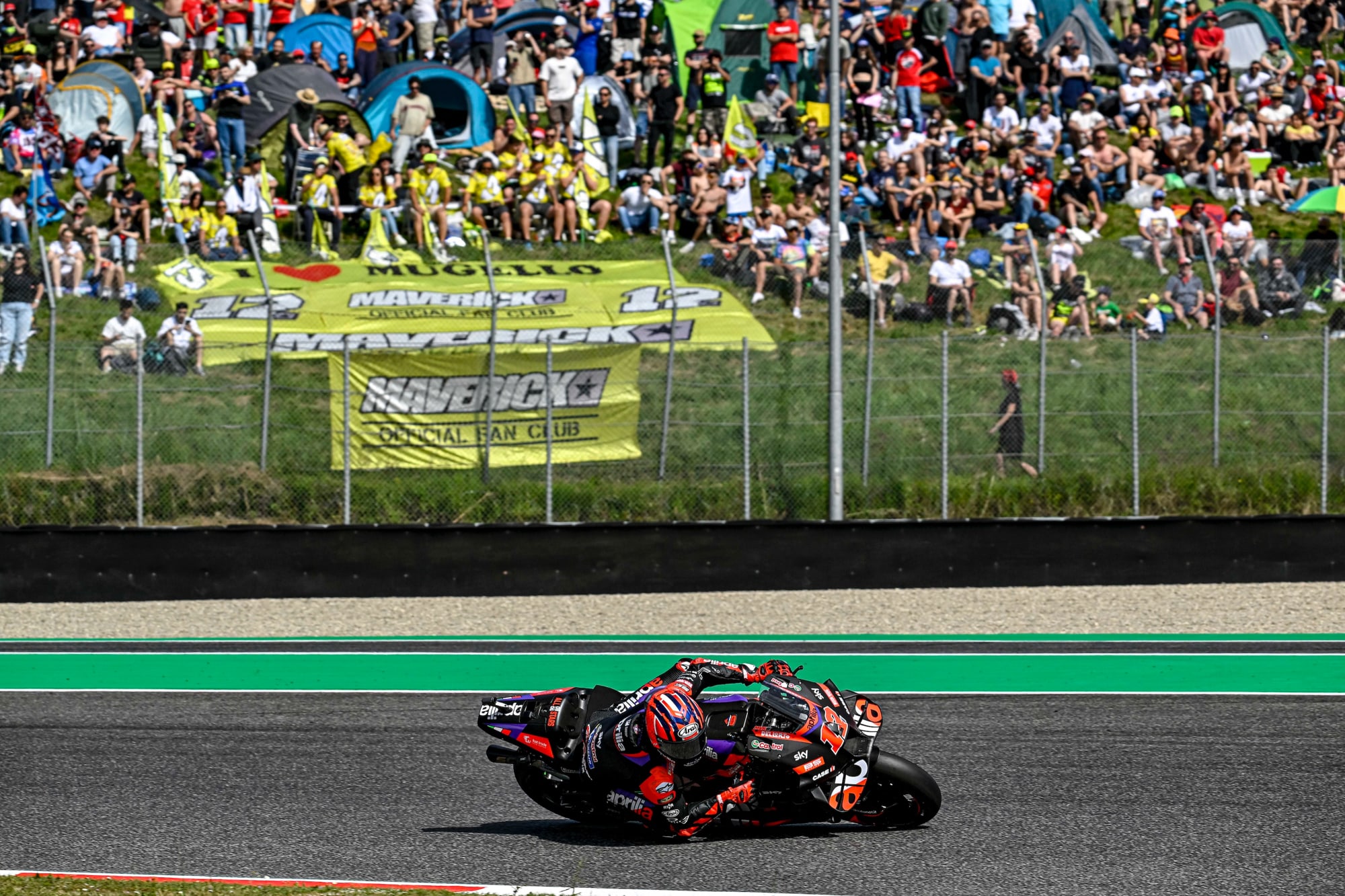 GARA COMPLICATA PER APRILIA RACING AL MUGELLO. VIÑALES OTTAVO, ESPARGARÓ UNDICESIMO, SAVADORI VENTUNESIMO AL TRAGUARDO