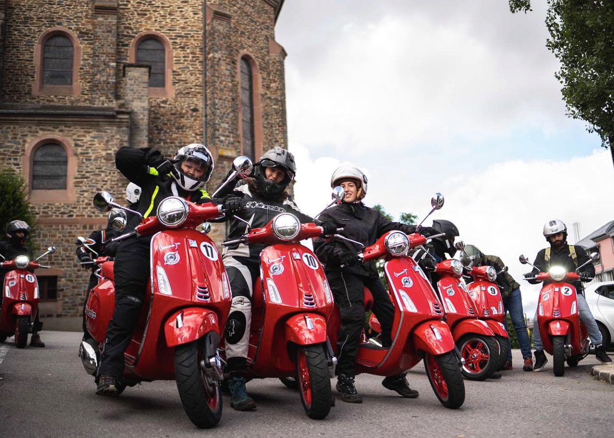 FRECCIA ROSSA – ON THE ROAD TO SOLIDARITY, IN VESPA, DA MILANO A STAVANGER, IN NORVEGIA